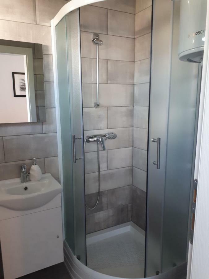 Apartmani Korina Starigrad Paklenica Bagian luar foto
