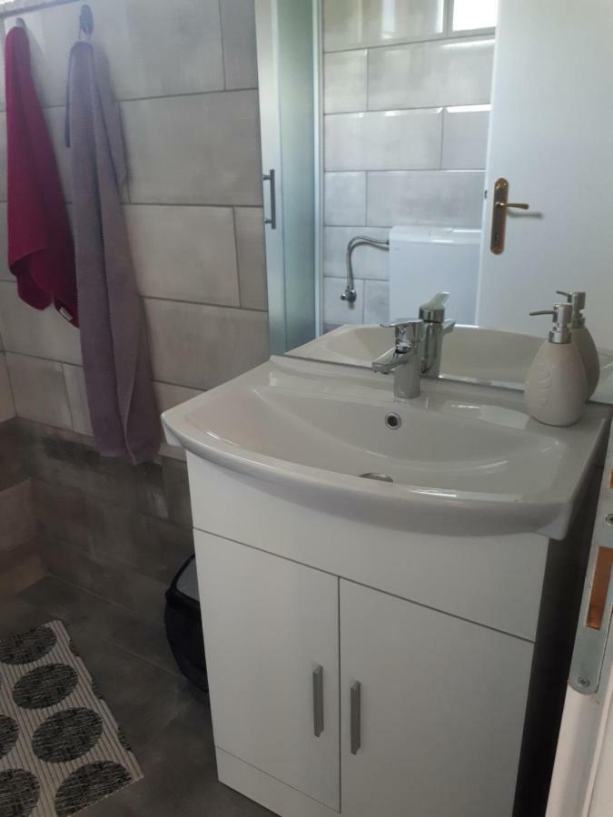 Apartmani Korina Starigrad Paklenica Bagian luar foto
