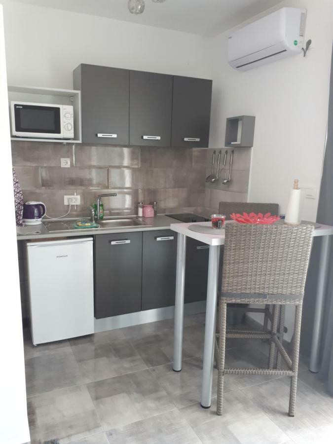 Apartmani Korina Starigrad Paklenica Bagian luar foto
