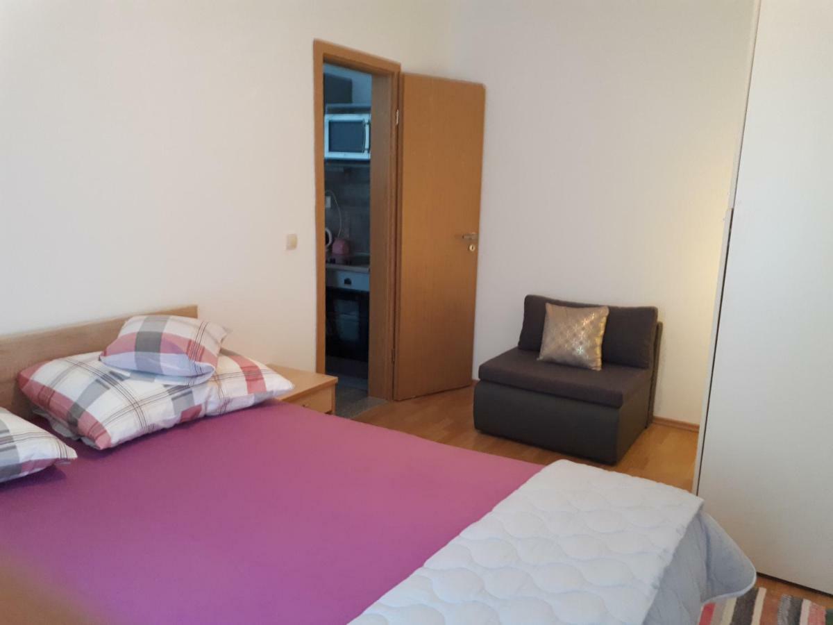 Apartmani Korina Starigrad Paklenica Bagian luar foto