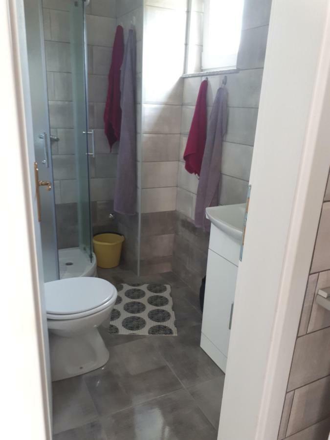 Apartmani Korina Starigrad Paklenica Bagian luar foto