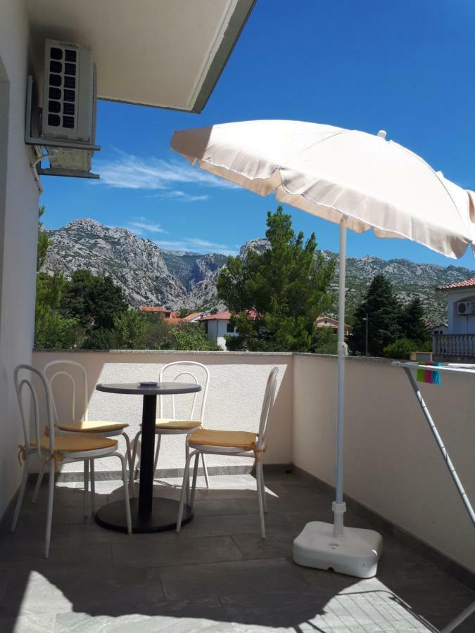 Apartmani Korina Starigrad Paklenica Bagian luar foto