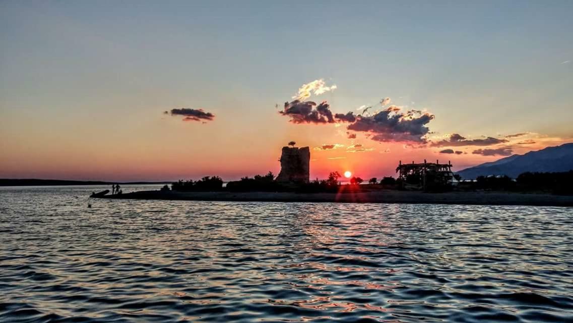 Apartmani Korina Starigrad Paklenica Bagian luar foto