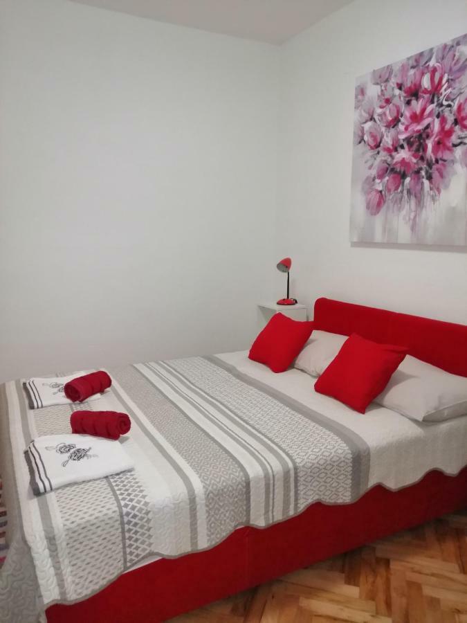 Apartmani Korina Starigrad Paklenica Bagian luar foto