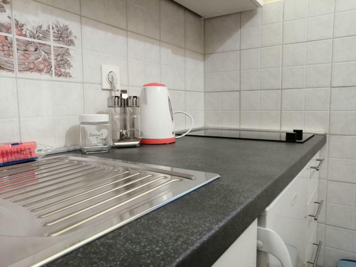 Apartmani Korina Starigrad Paklenica Bagian luar foto