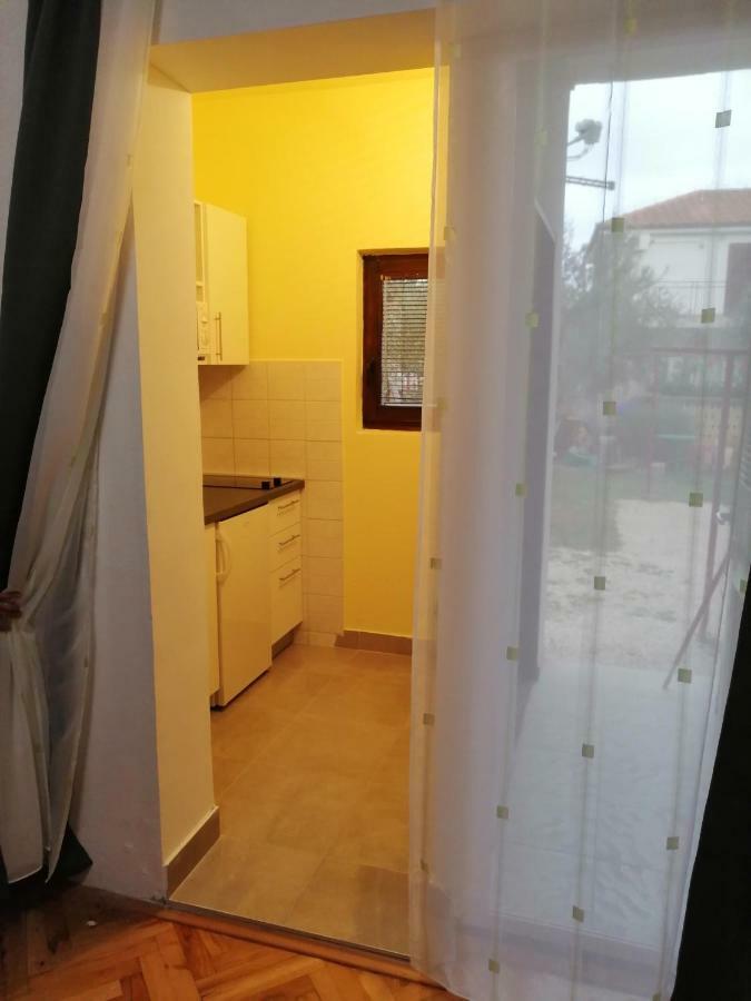 Apartmani Korina Starigrad Paklenica Bagian luar foto
