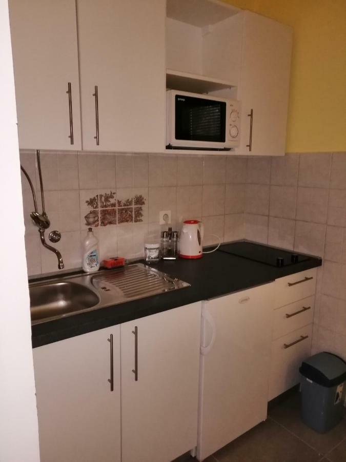Apartmani Korina Starigrad Paklenica Bagian luar foto